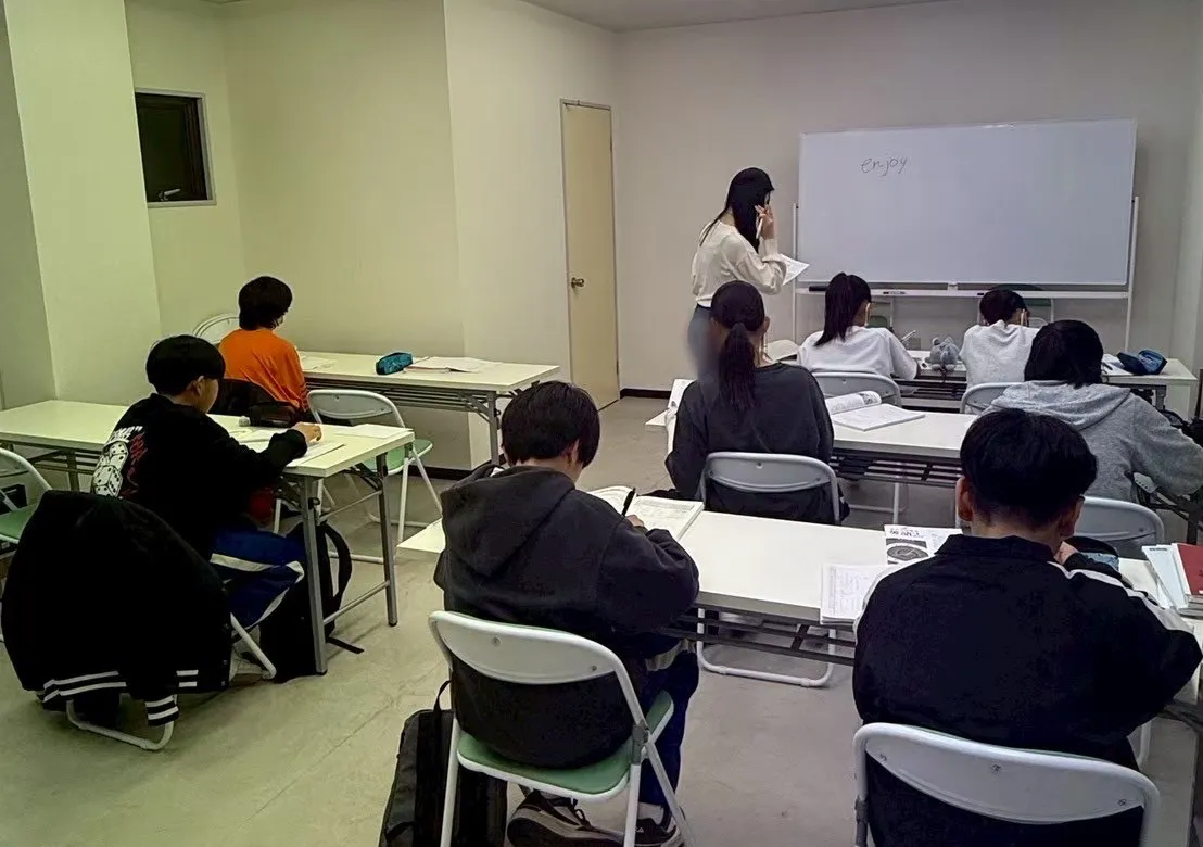 南加瀬教室で、生徒たちが学習している様子